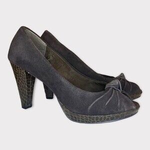 Yellow Box Amanda S. Peep Toe Pump - Brown Suede - Size 6.5M